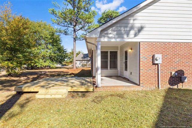 102 Ryans Circle, Spring Lake, NC 28390