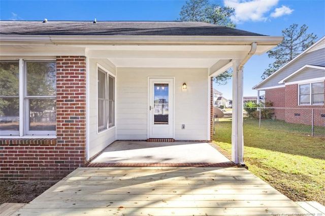 102 Ryans Circle, Spring Lake, NC 28390