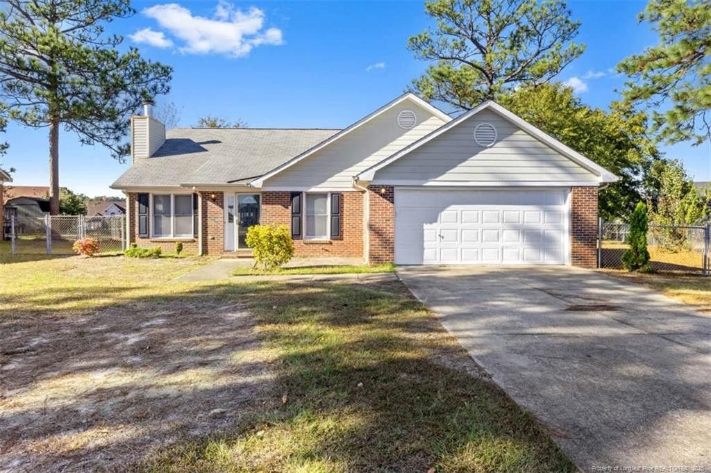 102 Ryans Circle, Spring Lake, NC 28390