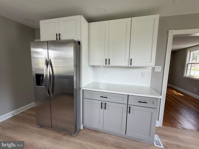 146 RODNEY DR, New Castle, DE 19720