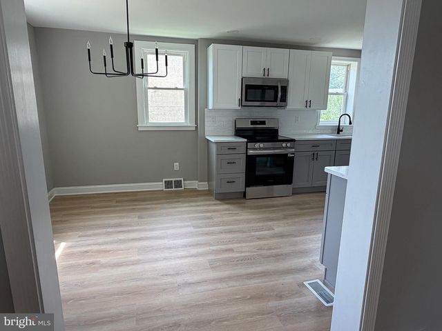 146 RODNEY DR, New Castle, DE 19720