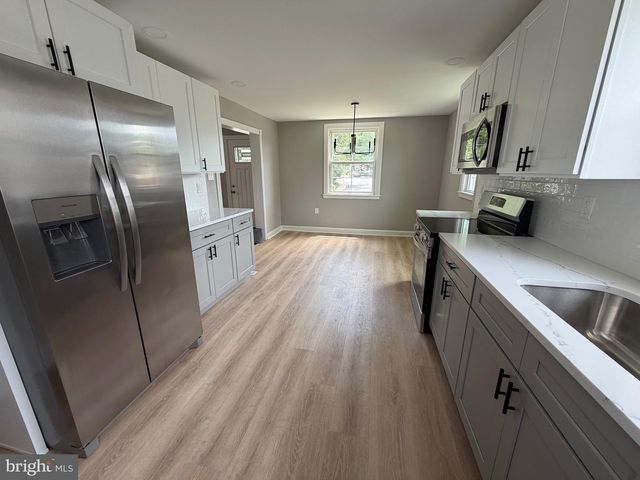 146 RODNEY DR, New Castle, DE 19720