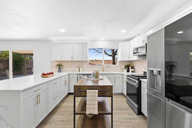 6413 Concordia Road NE, Albuquerque, NM 87111