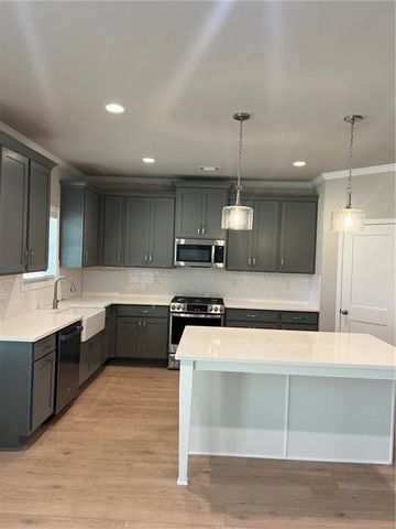 894 Bessie Court, Loganville, GA 30052