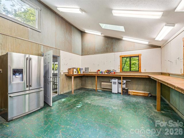 33 Southerland Road, Pisgah Forest, NC 28768