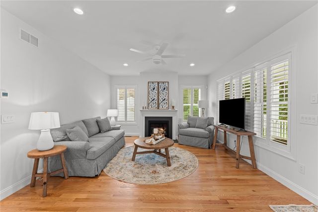 124 Oak Street, South Kingstown, RI 02879