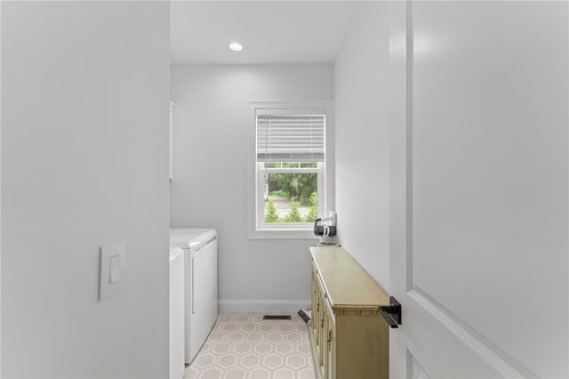 124 Oak Street, South Kingstown, RI 02879