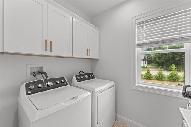 124 Oak Street, South Kingstown, RI 02879