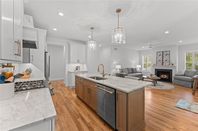 124 Oak Street, South Kingstown, RI 02879