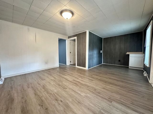 704 W 7th Street, Sterling, IL 61081