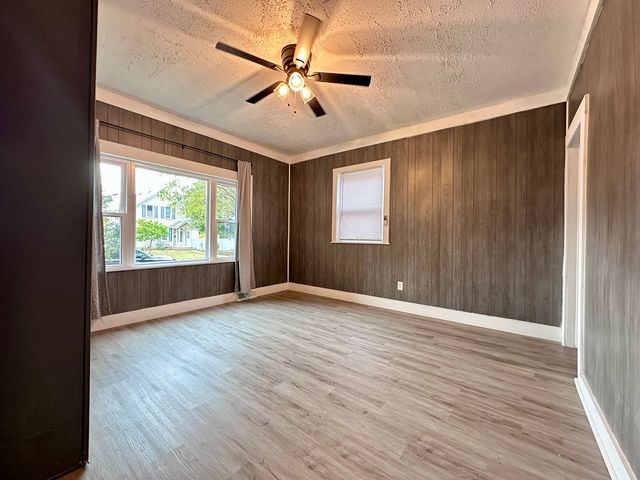 704 W 7th Street, Sterling, IL 61081