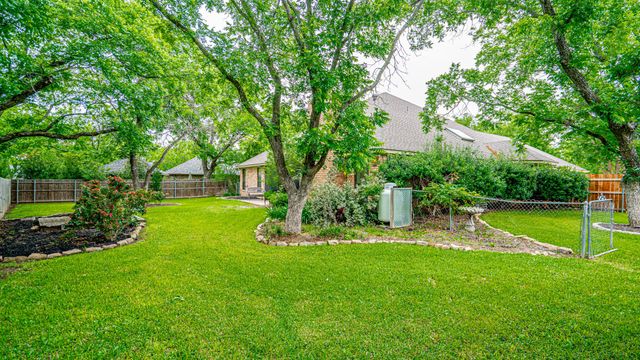 8902 Pleasant Hill Drive, Granbury, TX 76049
