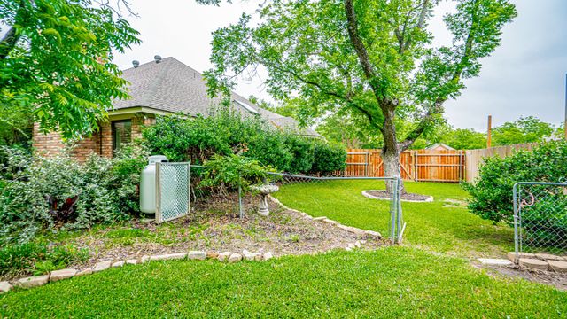 8902 Pleasant Hill Drive, Granbury, TX 76049