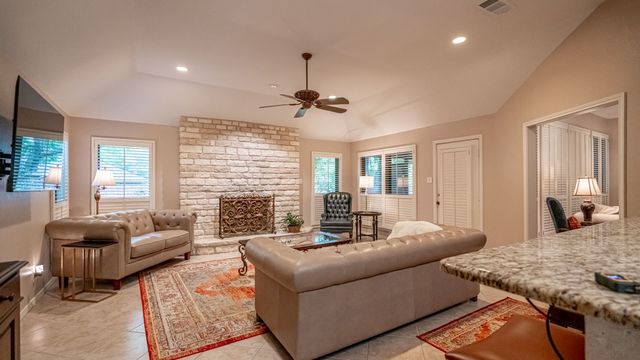 8902 Pleasant Hill Drive, Granbury, TX 76049