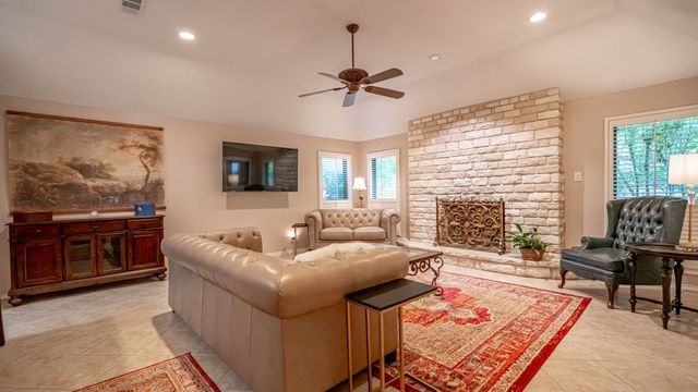 8902 Pleasant Hill Drive, Granbury, TX 76049