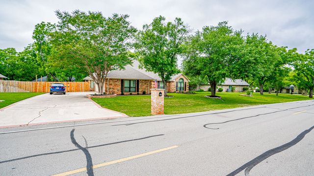 8902 Pleasant Hill Drive, Granbury, TX 76049