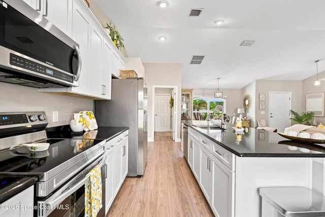 1224 Captiva Island Circle SW, Palm Bay, FL 32908