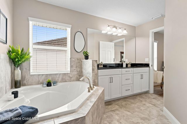 1224 Captiva Island Circle SW, Palm Bay, FL 32908