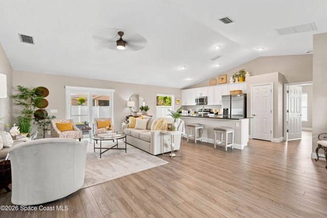 1224 Captiva Island Circle SW, Palm Bay, FL 32908