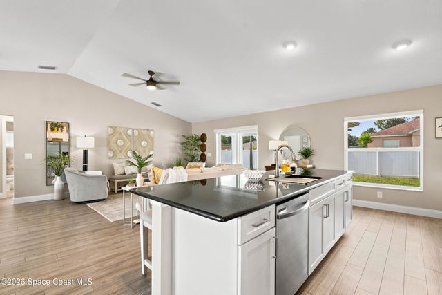 1224 Captiva Island Circle SW, Palm Bay, FL 32908