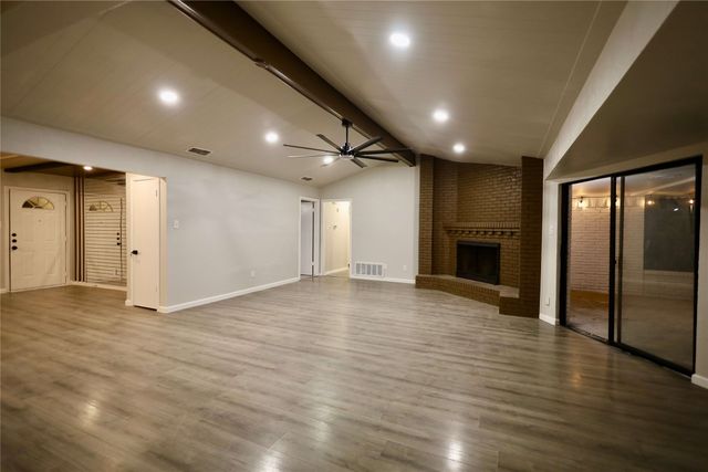 905 Pine Tree, Desoto, TX 75115