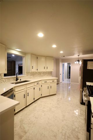 905 Pine Tree, Desoto, TX 75115