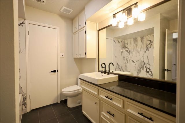 905 Pine Tree, Desoto, TX 75115