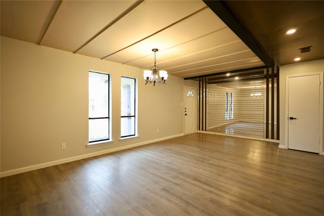 905 Pine Tree, Desoto, TX 75115