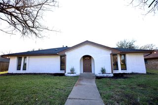 905 Pine Tree, Desoto, TX 75115