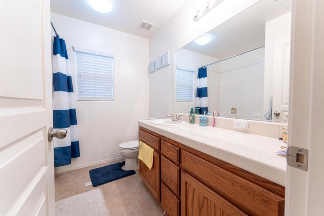 1914 Amarone Avenue, Tulare, CA 93274