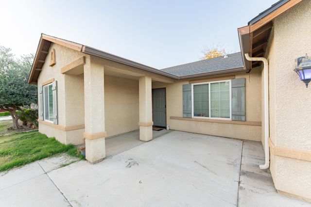 1914 Amarone Avenue, Tulare, CA 93274