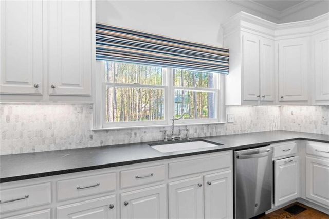 110 Allie Drive, Mcdonough, GA 30252