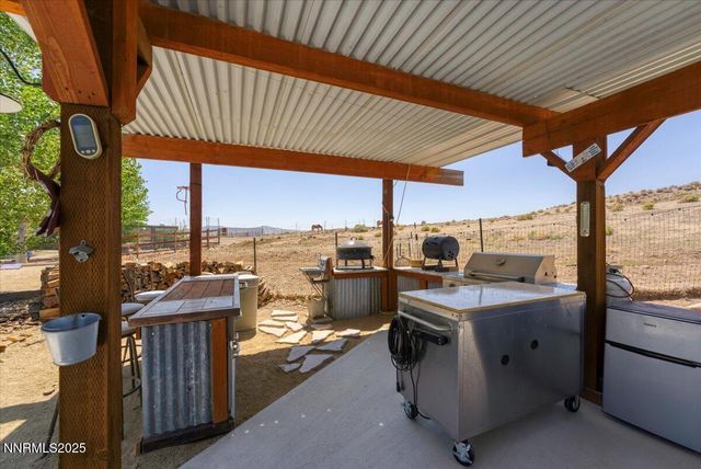 10815 Iroquois Trail, Stagecoach, NV 89429