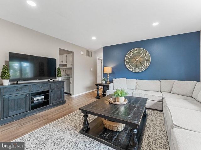 34 ABBINGTON LN, Sewell, NJ 08080