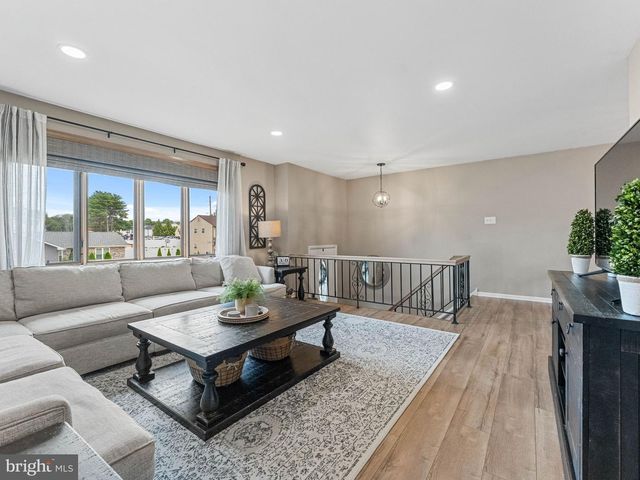 34 ABBINGTON LN, Sewell, NJ 08080