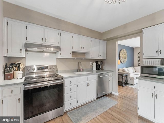 34 ABBINGTON LN, Sewell, NJ 08080