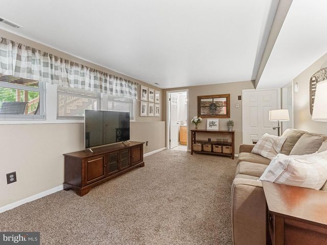 34 ABBINGTON LN, Sewell, NJ 08080