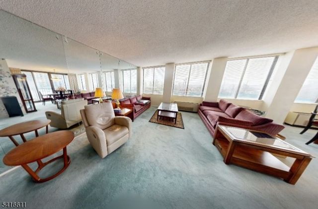 300 Winston Dr-C0210, Cliffside Park Boro, NJ 07010