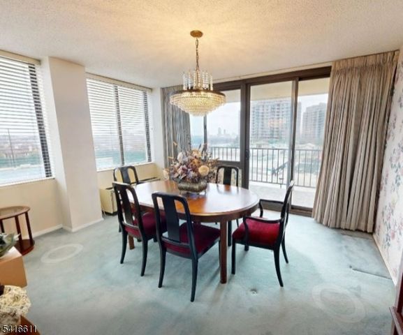 300 Winston Dr-C0210, Cliffside Park Boro, NJ 07010