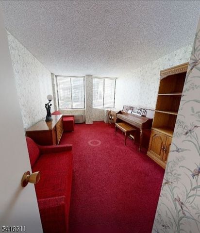 300 Winston Dr-C0210, Cliffside Park Boro, NJ 07010