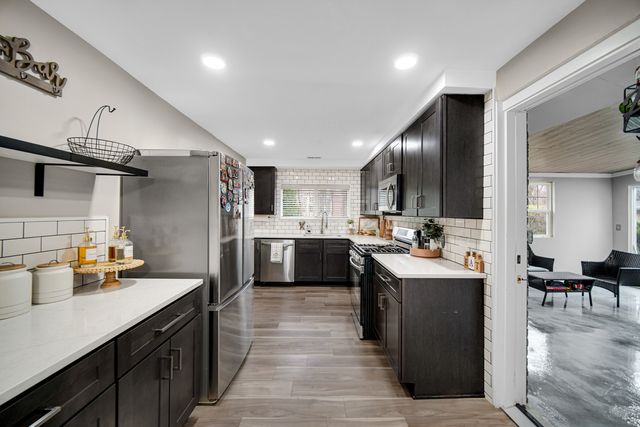 920 Theresa Lane, Chicago Heights, IL 60411