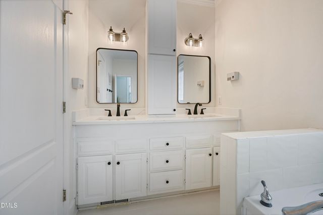 215 St Jiles Drive, Clayton, NC 27520