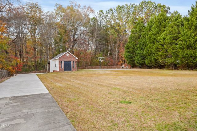 215 St Jiles Drive, Clayton, NC 27520