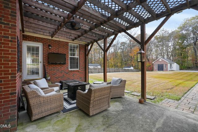 215 St Jiles Drive, Clayton, NC 27520