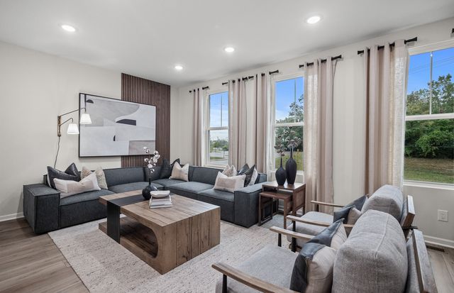 240 Warren Lane 11348, Schaumburg, IL 60193