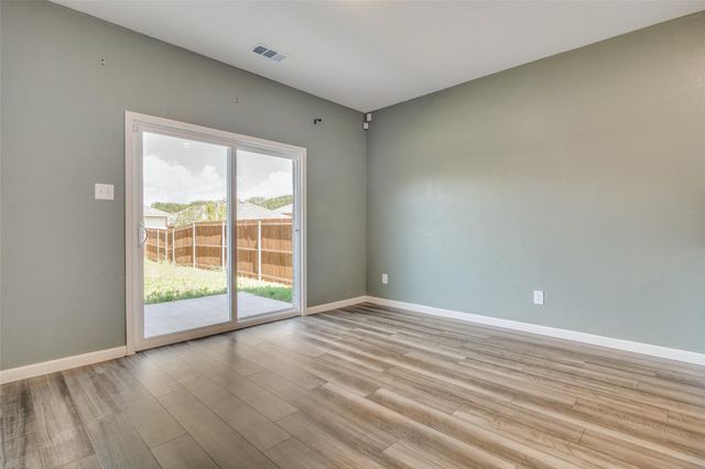 731 Yorkshire Drive, Lavon, TX 75166