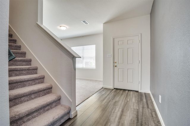 731 Yorkshire Drive, Lavon, TX 75166