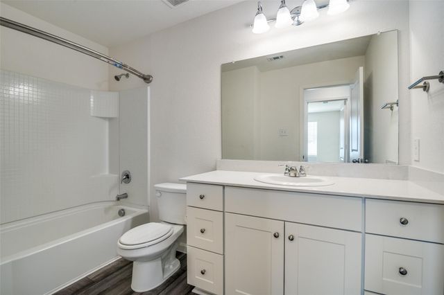 731 Yorkshire Drive, Lavon, TX 75166