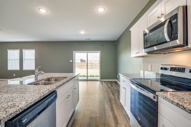 731 Yorkshire Drive, Lavon, TX 75166