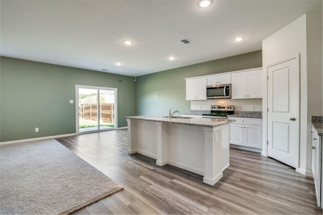 731 Yorkshire Drive, Lavon, TX 75166